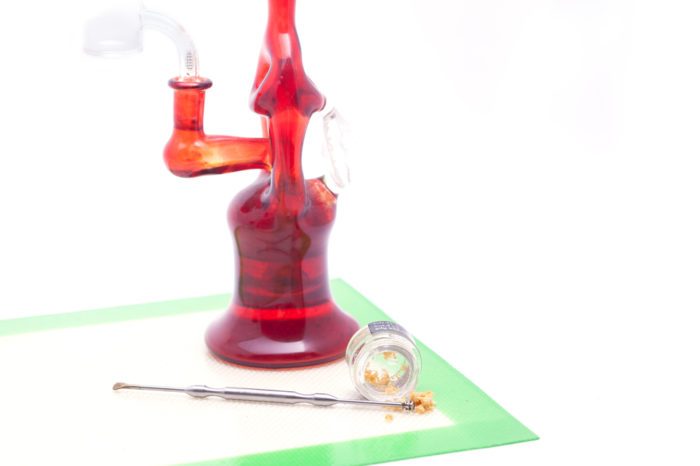 what shatter is represented by dab rig on table
