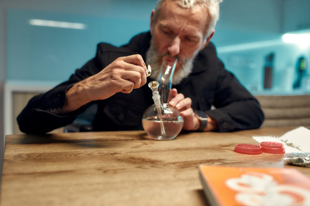 How to Smoke Cannabis 101: From Technique to Etiquette
